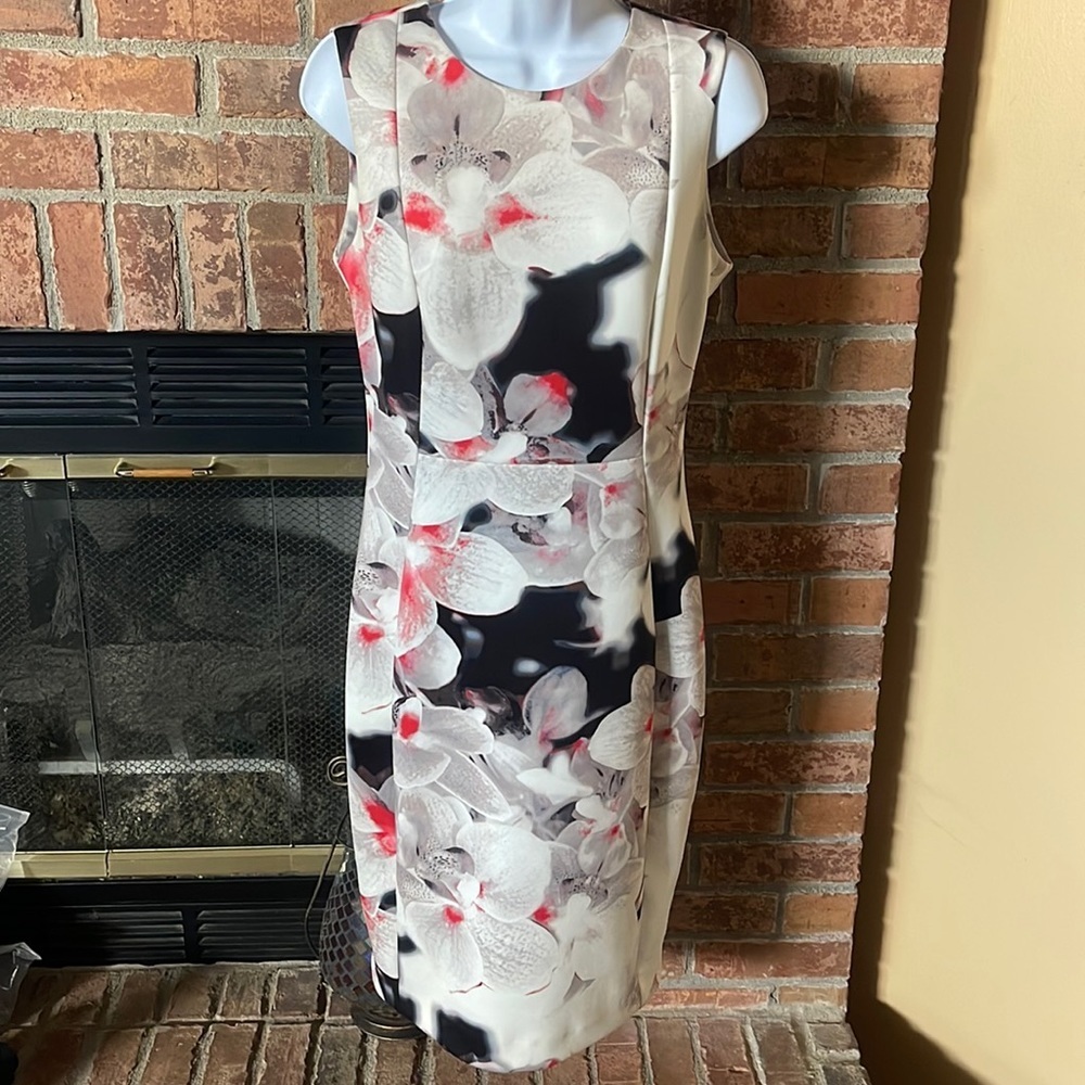 Calvin Klein Floral Print Fitted Sleeveless Dress